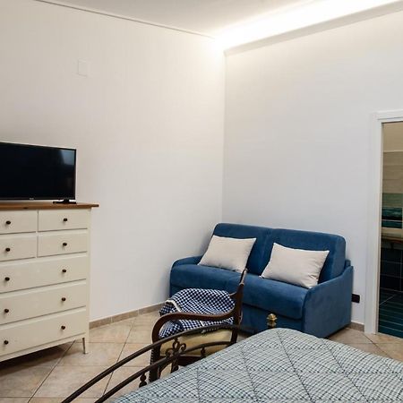Ohana Bed And Breakfast Castellammare di Stabia Bagian luar foto
